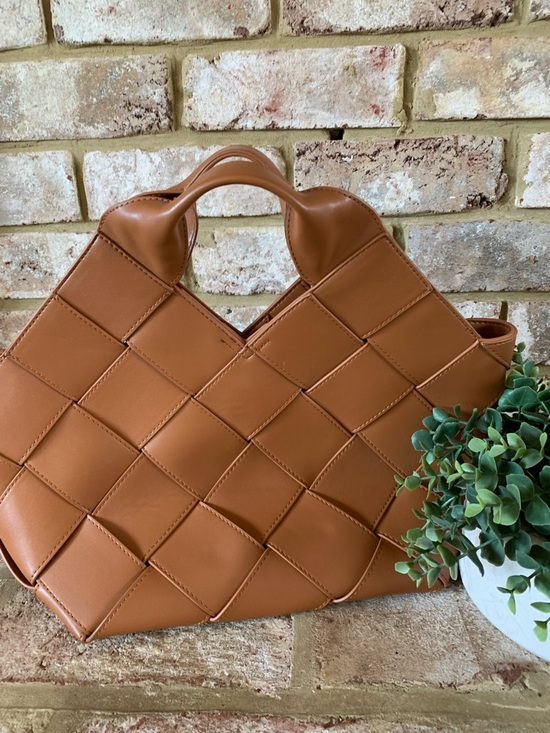 Handbags - Woven Top-Handle Women’s Tote Bag in Cognac